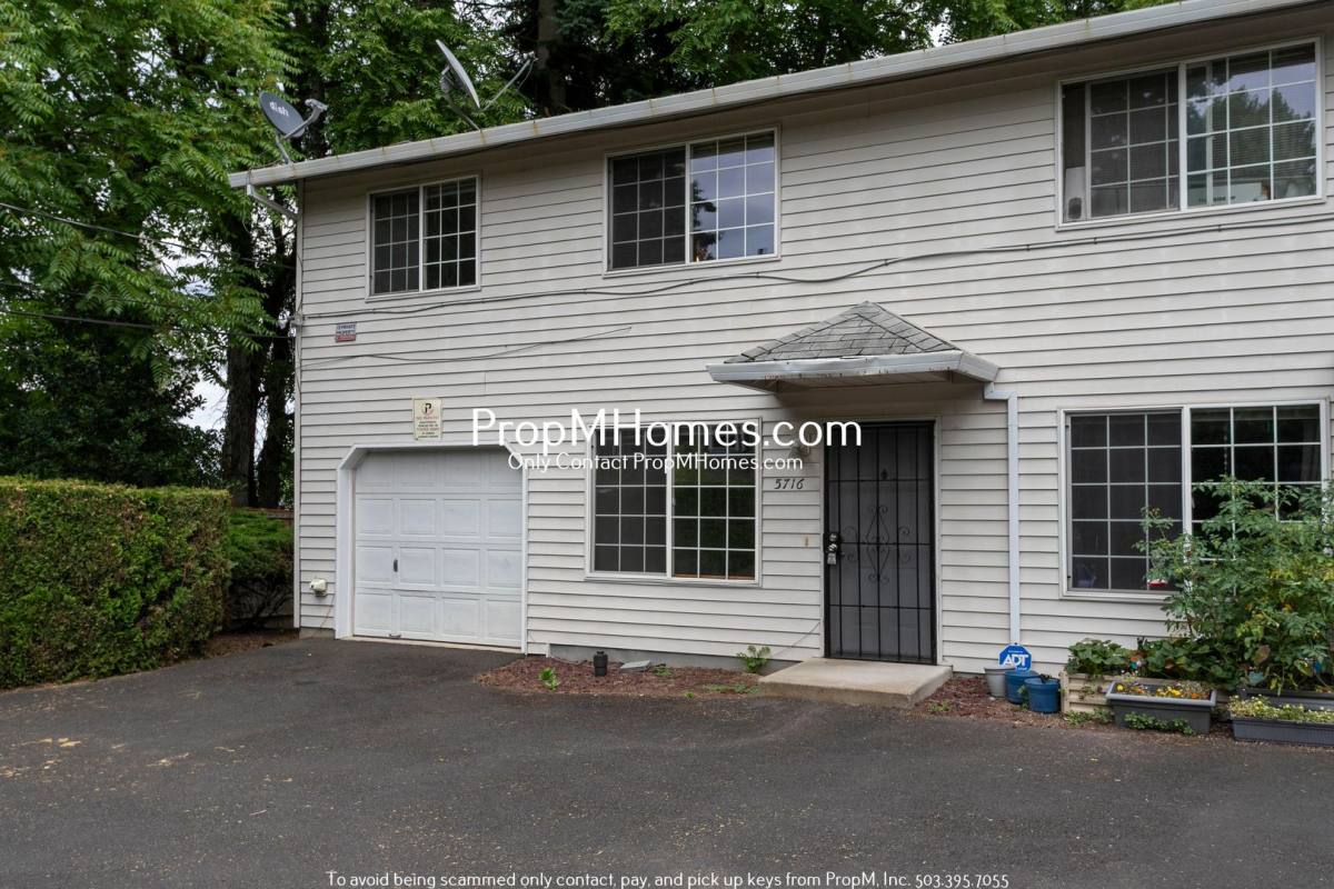 House for rent at 5716 NE 60th Ave, Portland, OR 97218