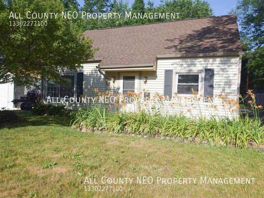 House for rent at 2290 Suncrest Dr, Cuyahoga Falls, OH 44221