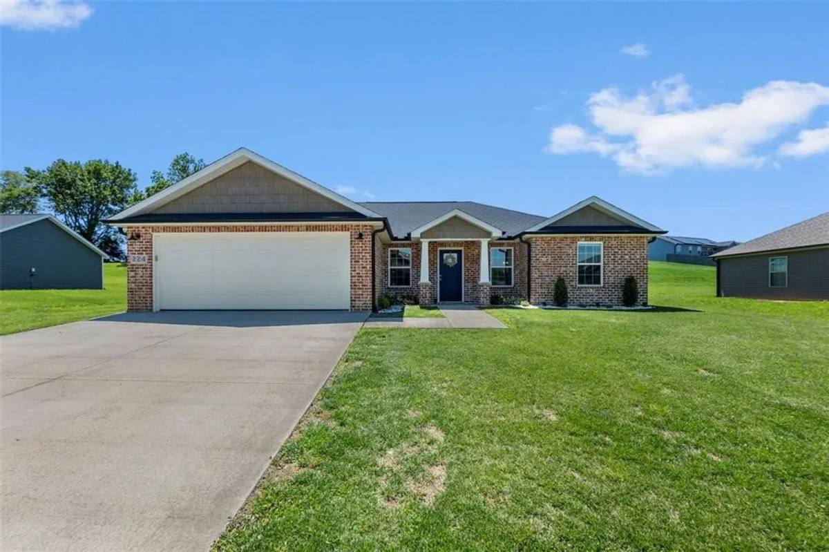 House for rent at 224 Culloden Moore, Jackson, MO 63755