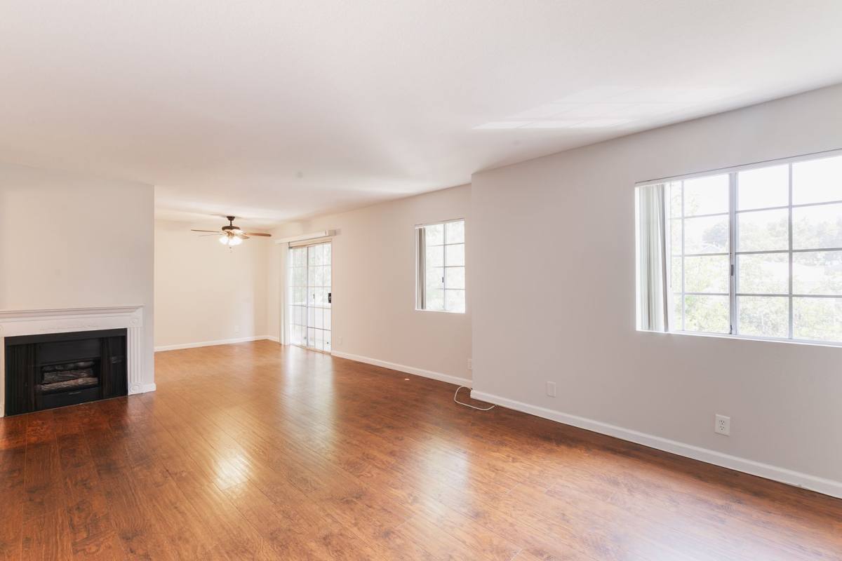 Apartment for rent at 14455 Dickens St, Sherman Oaks, CA 91423