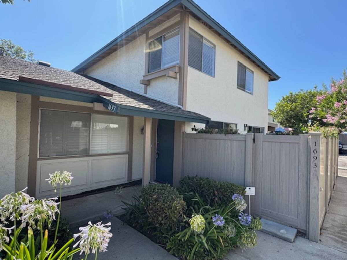 Townhouse for rent at 1693 Orinda Court, Thousand Oaks, CA 91362