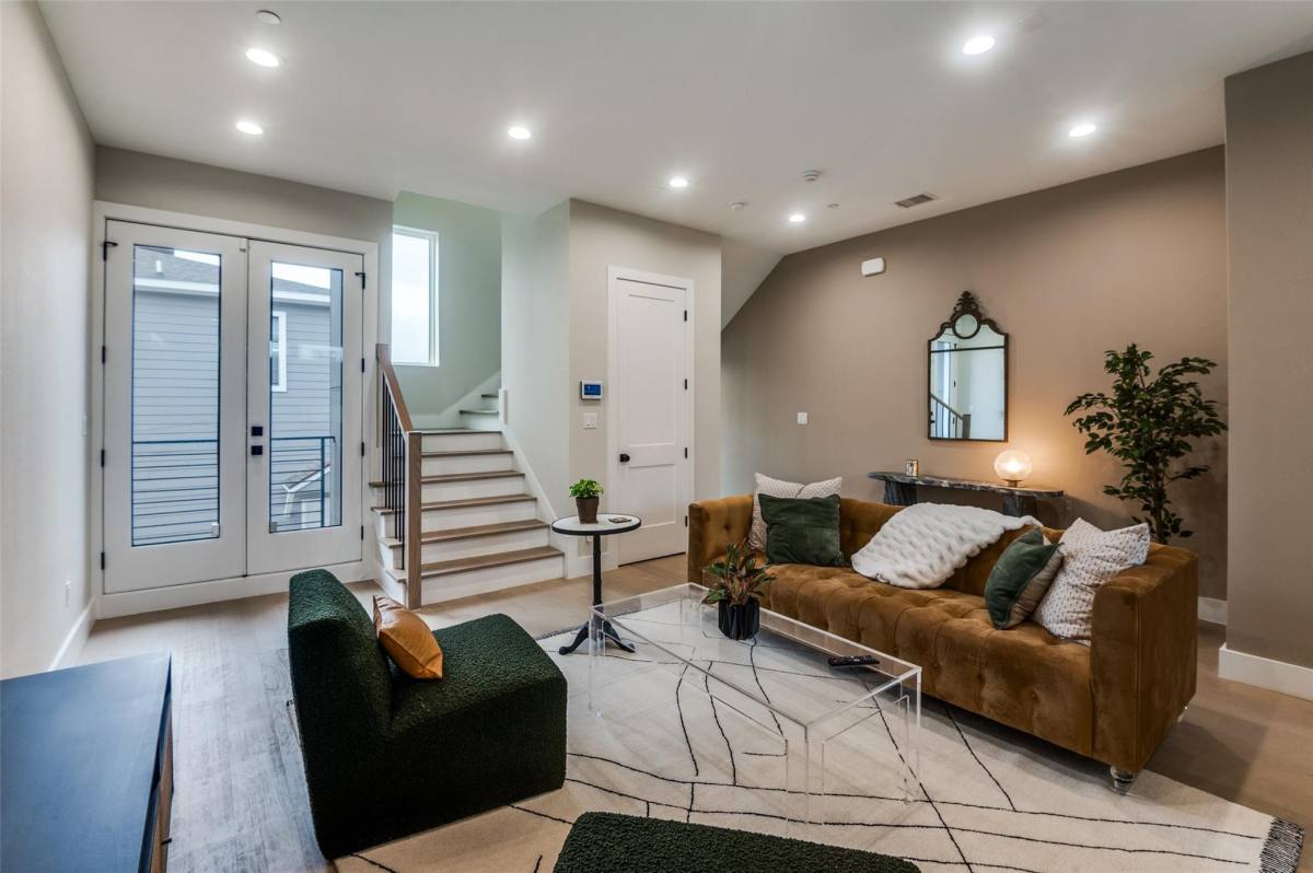 Townhouse for rent at 145 N Henderson Ave #104, Dallas, TX 75214