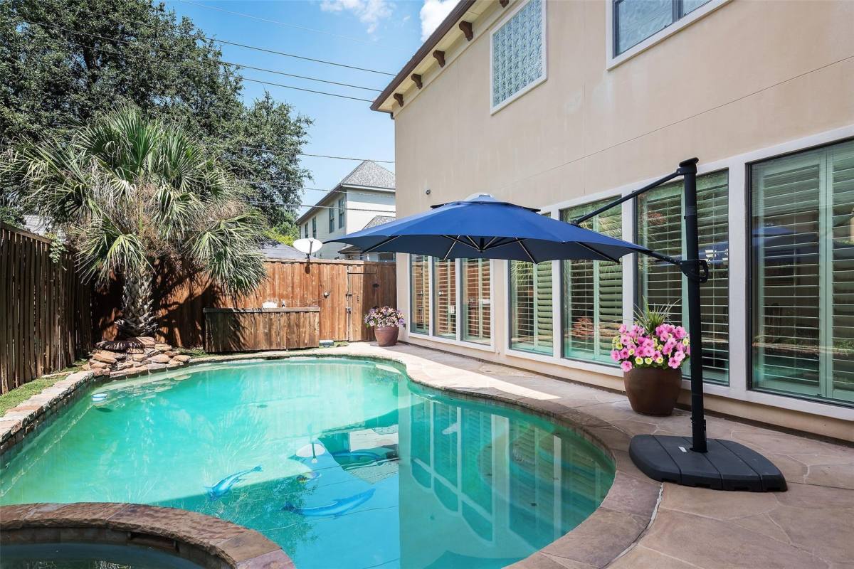House for rent at 4532 Livingston Ave, Dallas, TX 75205