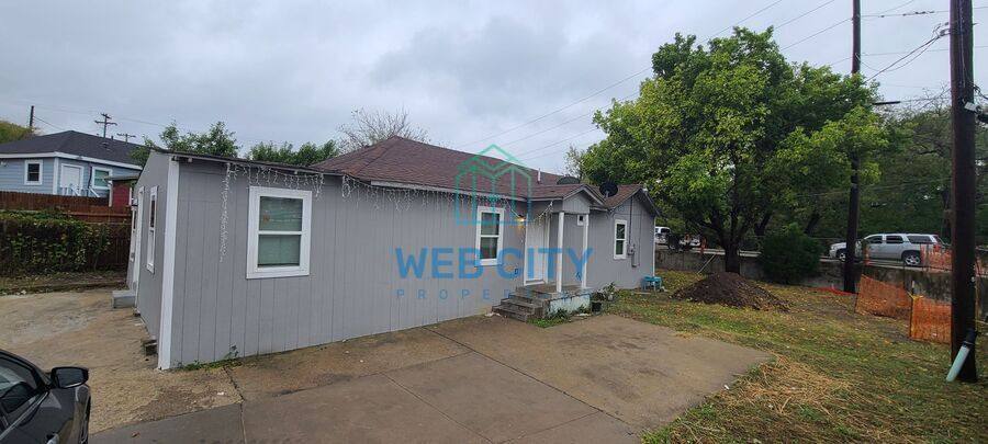 House for rent at 2003 E 8th St, Dallas, TX 75203