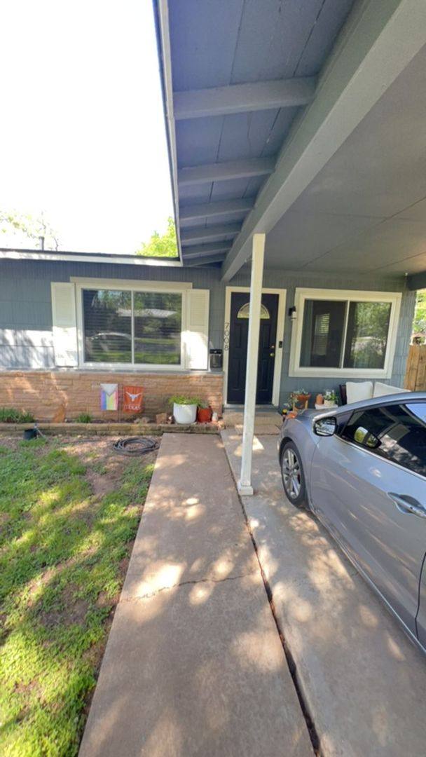 House for rent at 7008 Ryan Dr, Austin, TX 78757