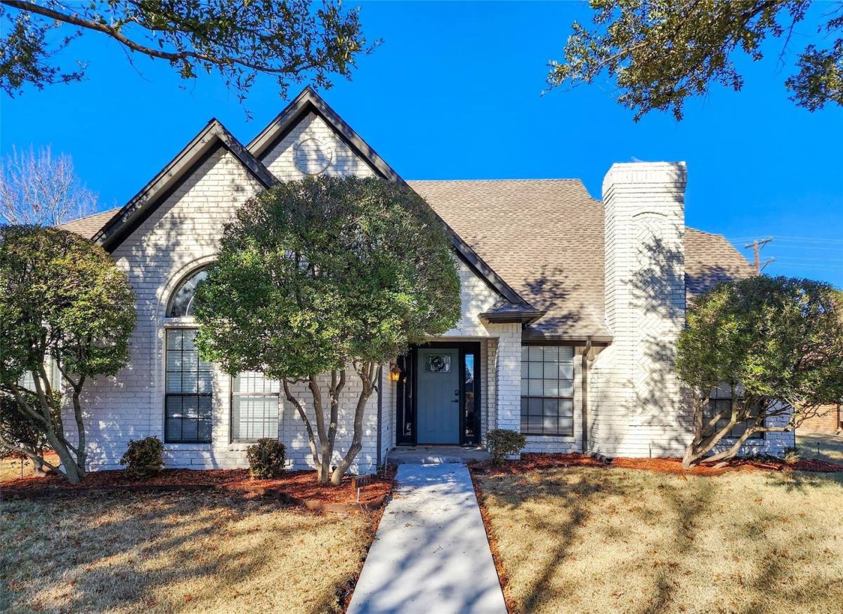 House for rent at 18819 Amador Ave, Dallas, TX 75252