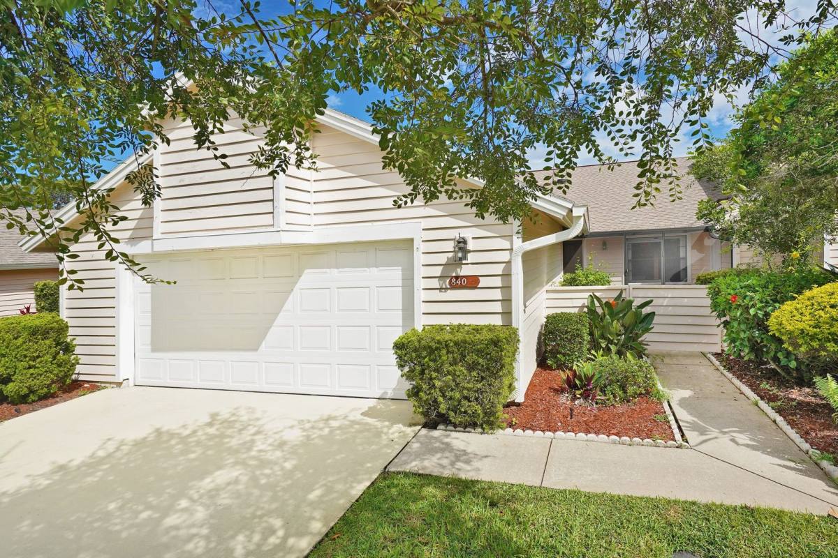 House for rent at 840 Ridge Lake Dr, Melbourne, FL 32940