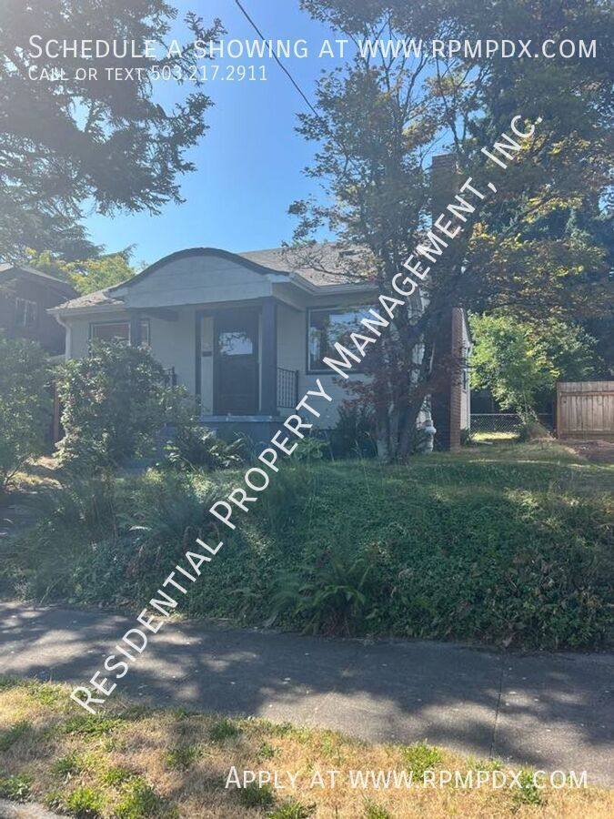 Townhouse for rent at 616 N Buffalo St, Portland, OR 97217