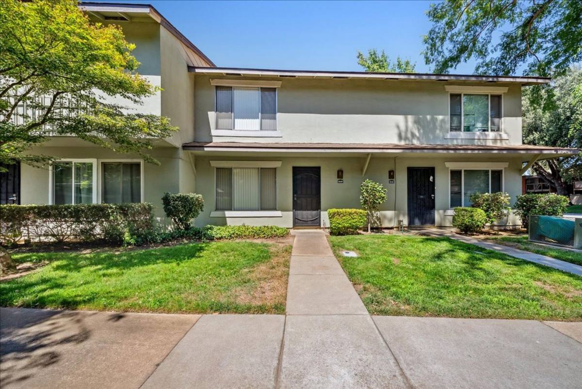 House for rent at 8828 La Riviera Dr, Sacramento, CA 95826