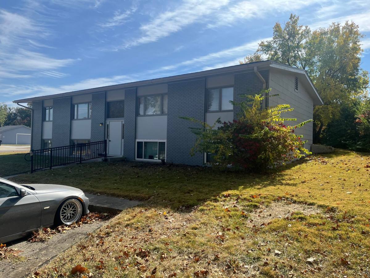 Apartment for rent at 4743 SW 30th St, Topeka, KS 66614