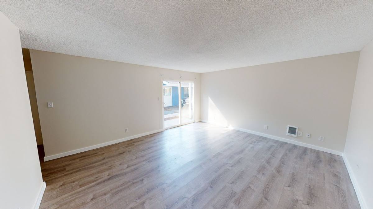 Townhouse for rent at 28606 25th Place S, Federal Way, WA 98003
