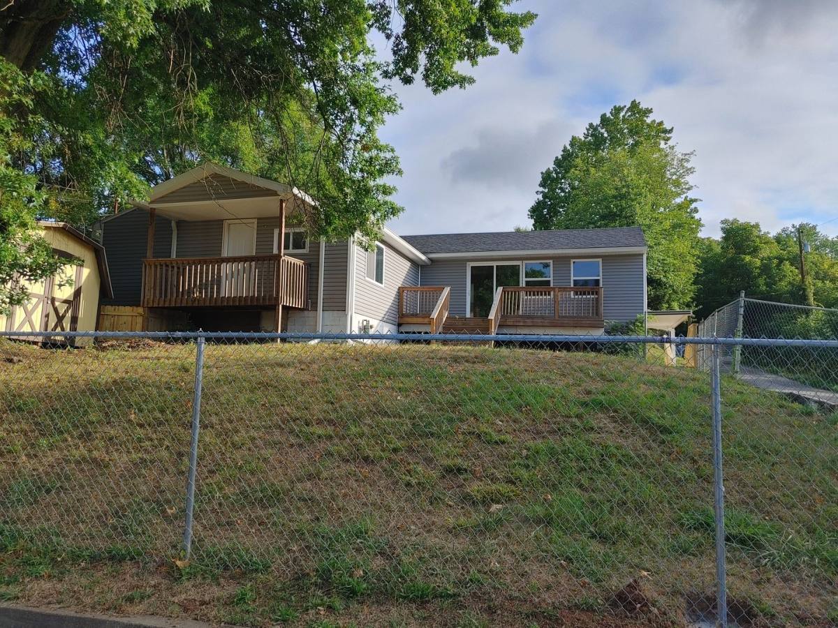 House for rent at 2517 39th St, Parkersburg, WV 26104