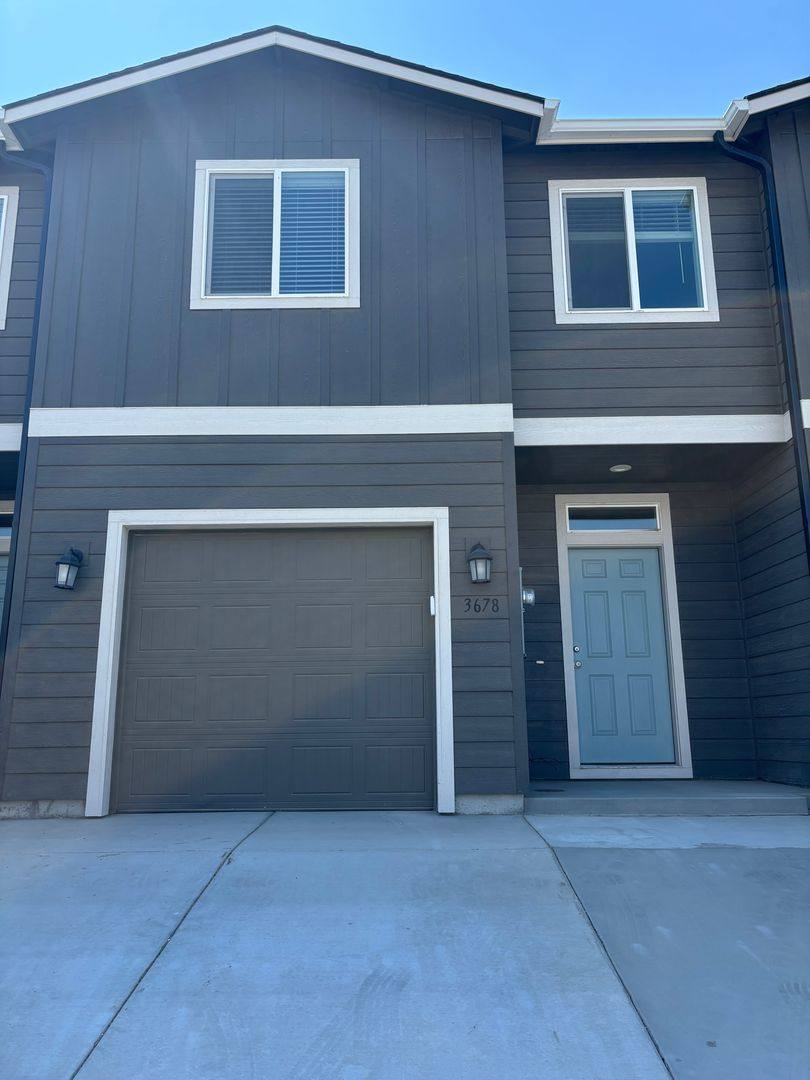 Townhouse for rent at 3678 S Roosevelt St, Kennewick, WA 99338