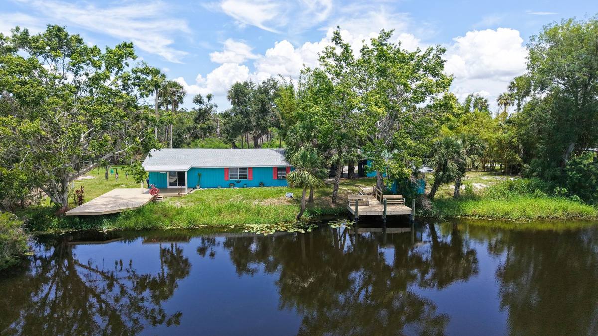 House for rent at 6737 Lincoln Rd, Bradenton, FL 34203