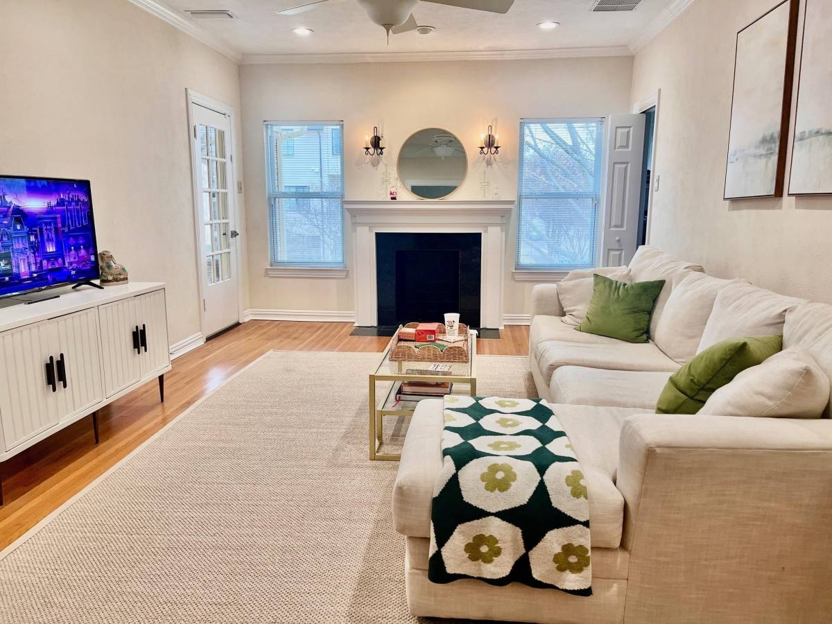 Townhouse for rent at 3450 Milton Ave, Dallas, TX 75205