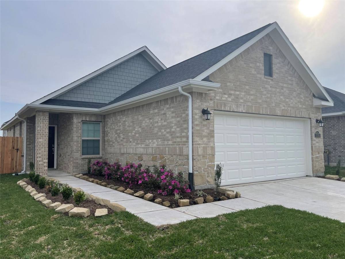 House for rent at 31351 Horseshoe Meadow Bend, Fulshear, TX 77441