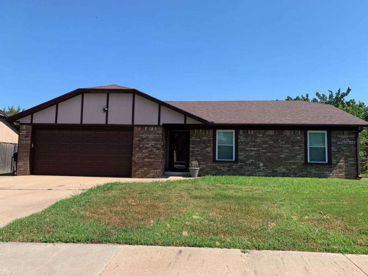 House for rent at 11805 E 82nd St N, Owasso, OK 74055
