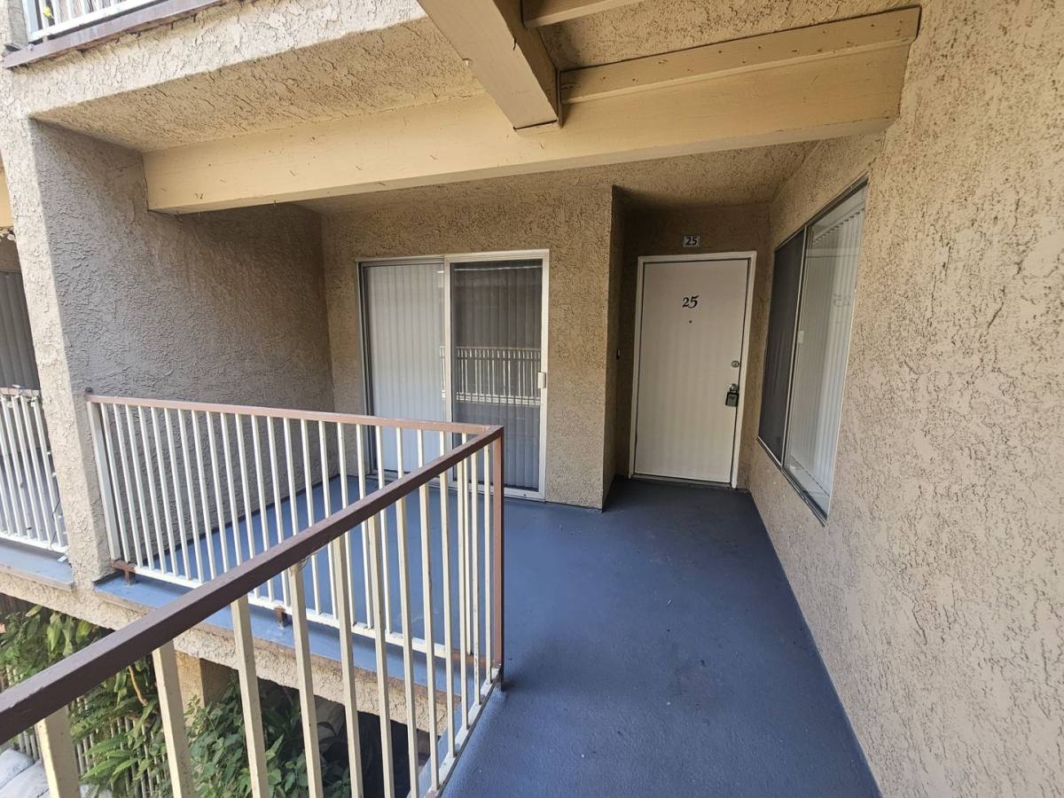 Apartment for rent at 926 N Wilmington Blvd, Wilmington, CA 90744