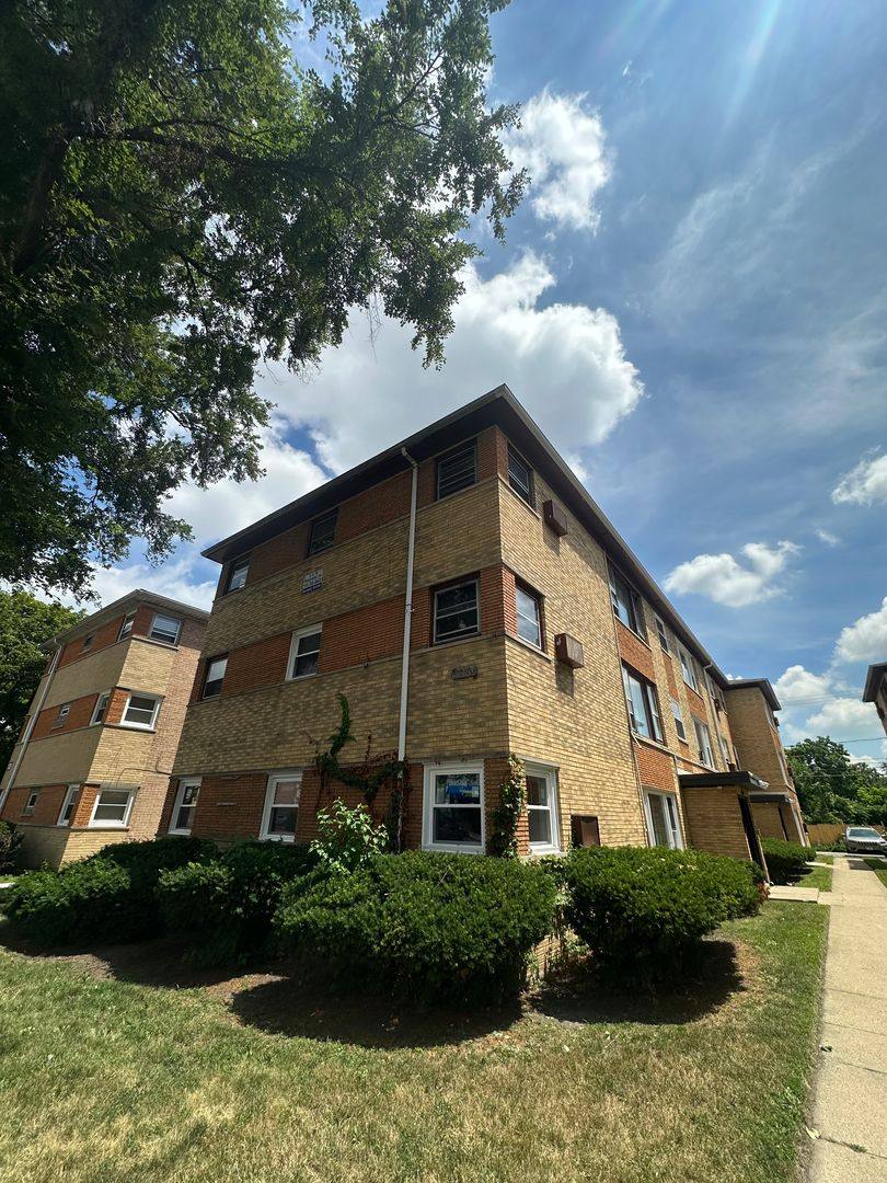 Apartment for rent at 8941-43 S Cottage Grove Ave, Chicago, IL 60619