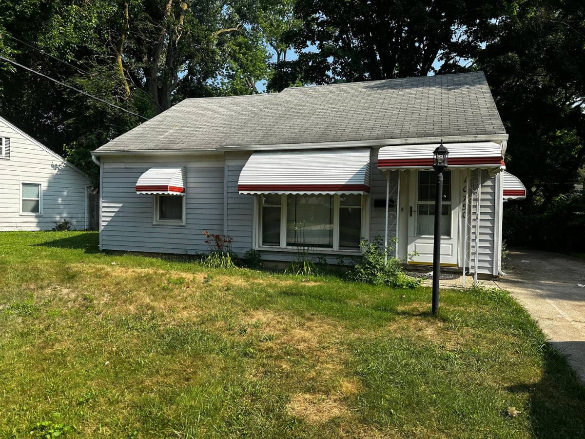 House for rent at 10750 Corning St, Oak Park, MI 48237