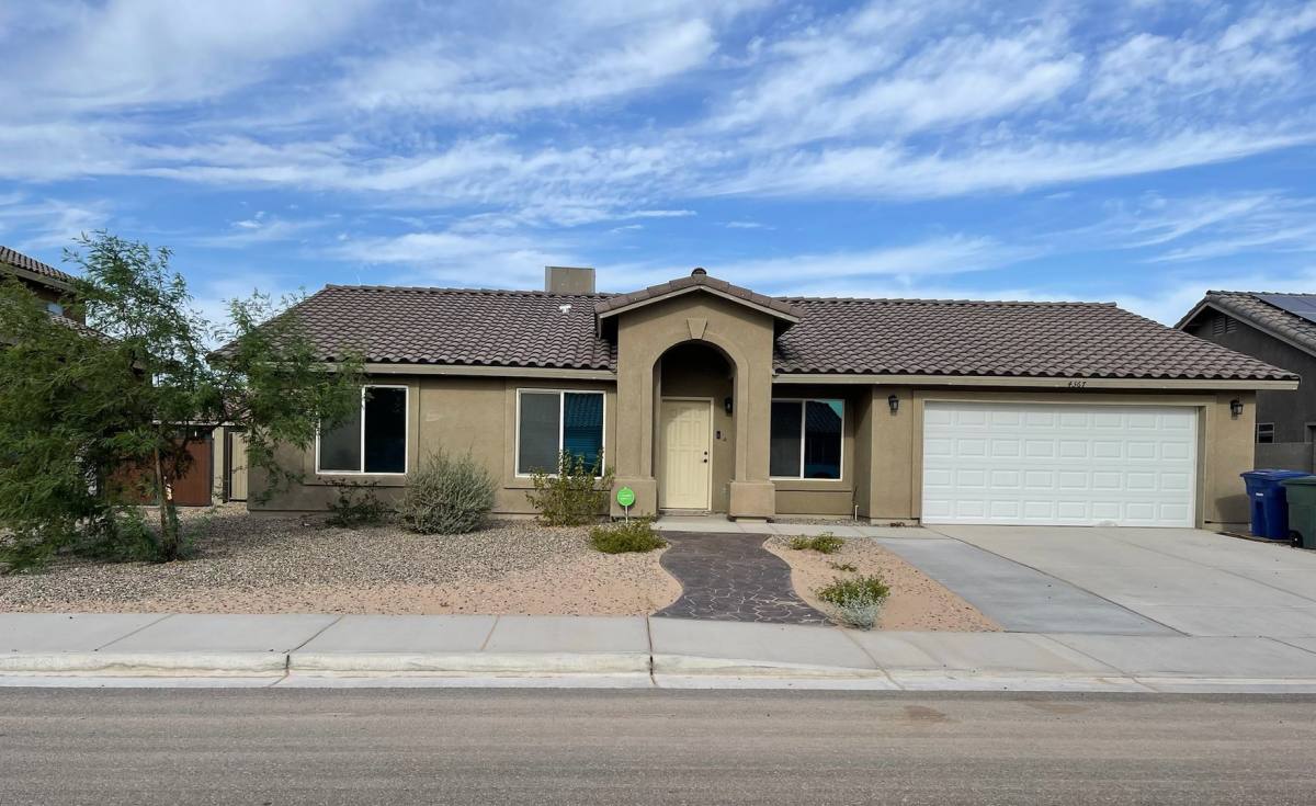 House for rent at 4367 S Desert Willow Way, Yuma, AZ 85365