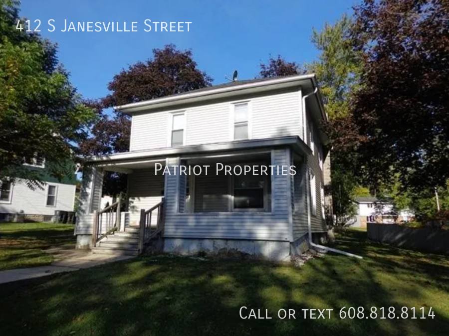 House for rent at 412 S Janesville St, Whitewater, WI 53190