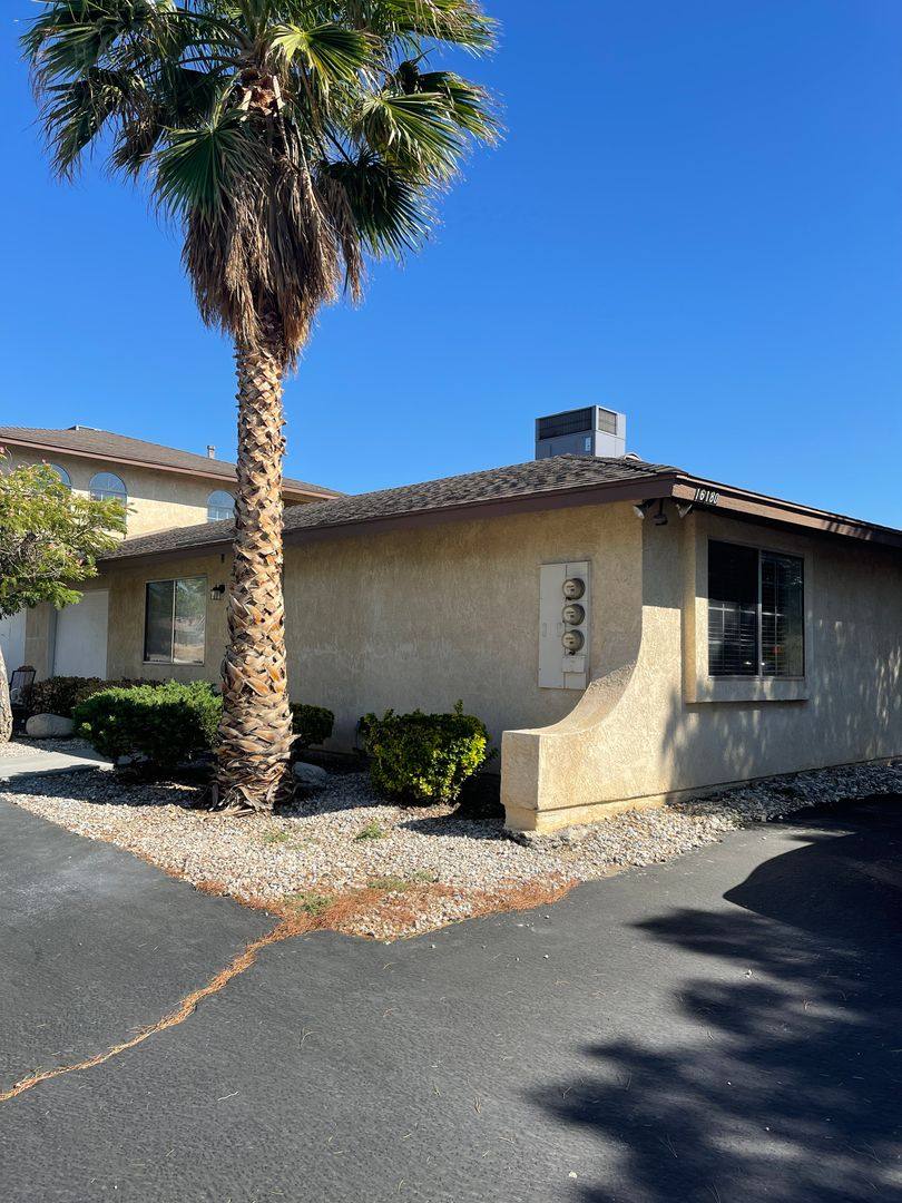 Apartment for rent at 16180 Muni Rd, Apple Valley, CA 92307