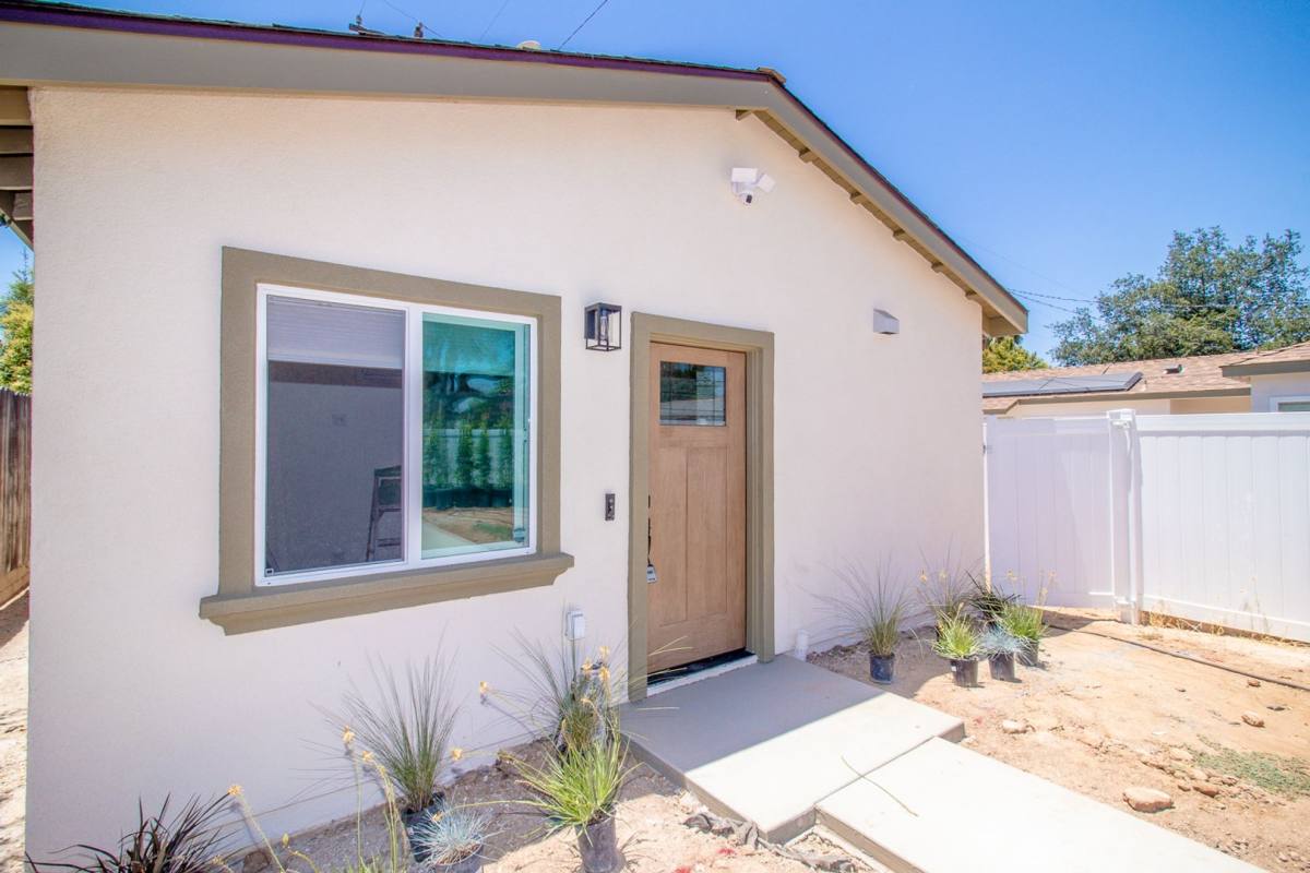 Townhouse for rent at 434 Bond St, Redlands, CA 92373
