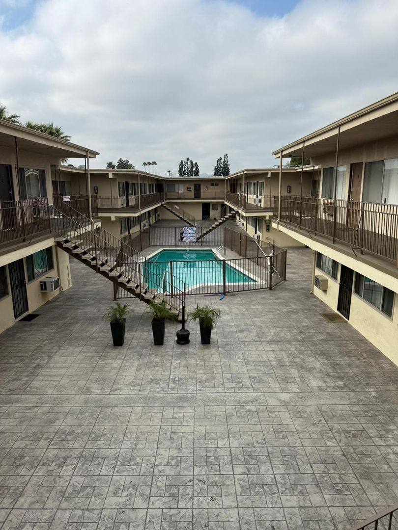 Apartment for rent at 11840 Kittridge St, North Hollywood, CA 91606