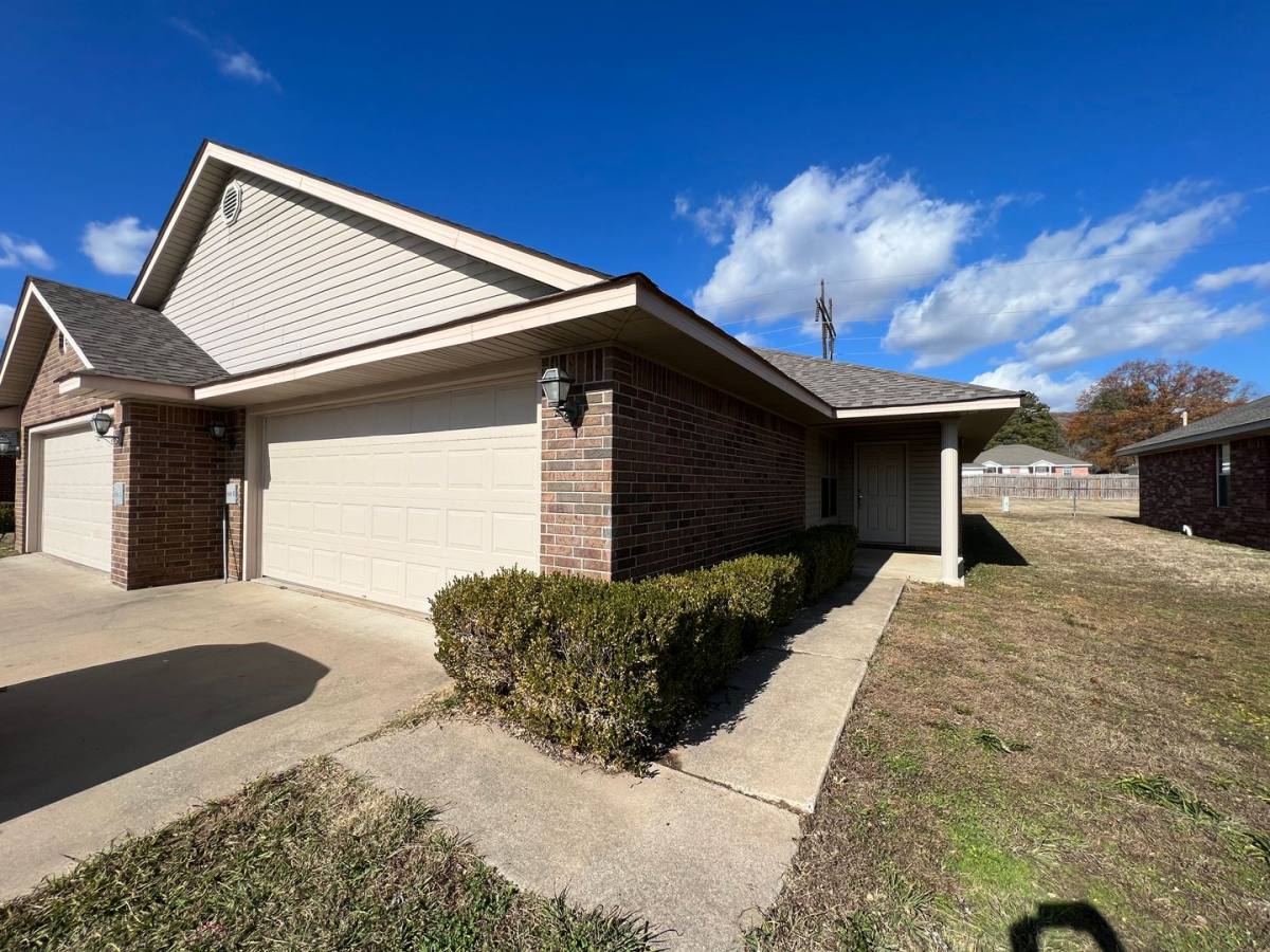 Apartment for rent at 1808 Ingalls, Alma, AR 72921