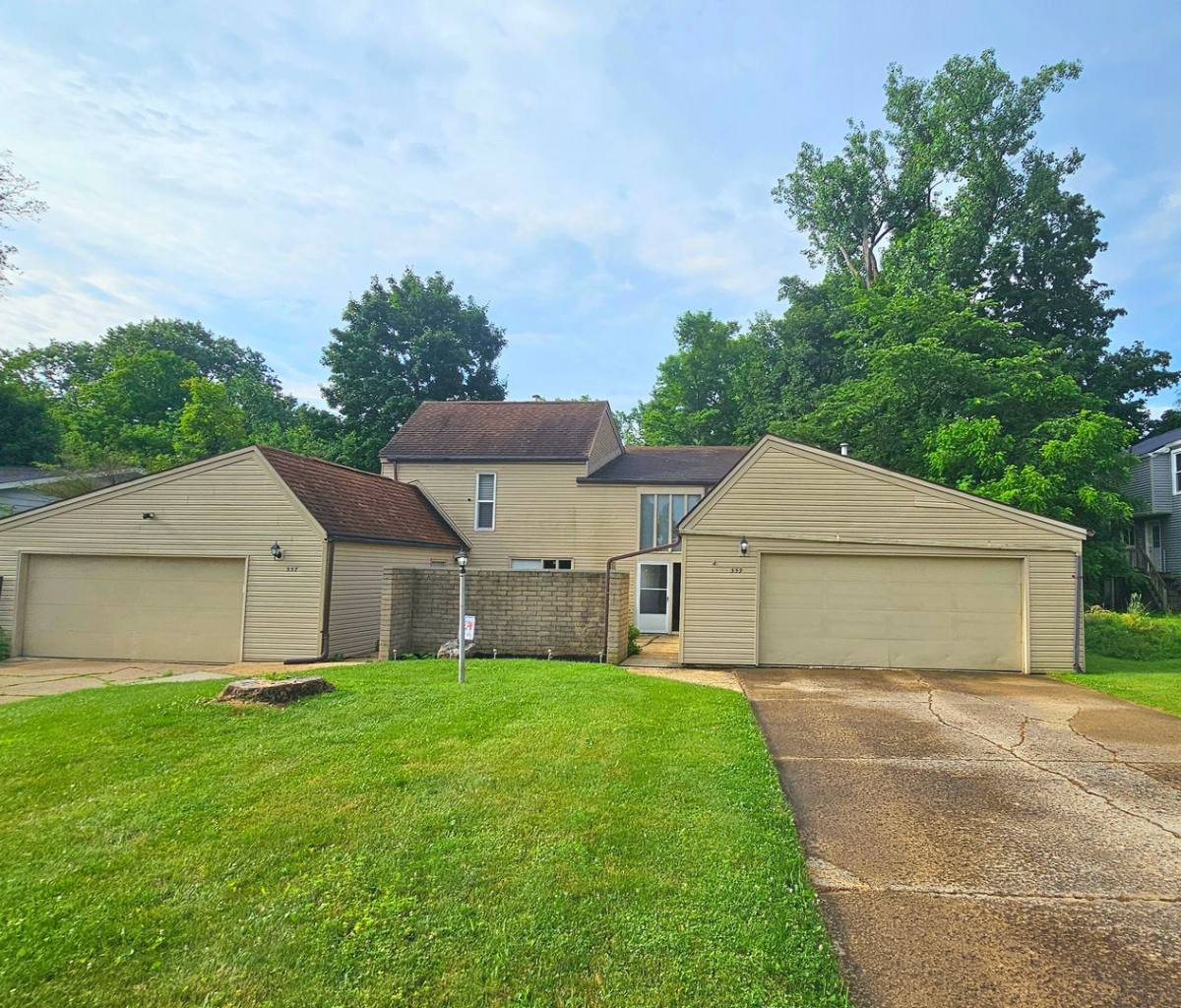 Apartment for rent at 557-559 Bailey Dr, Mansfield, OH 44904