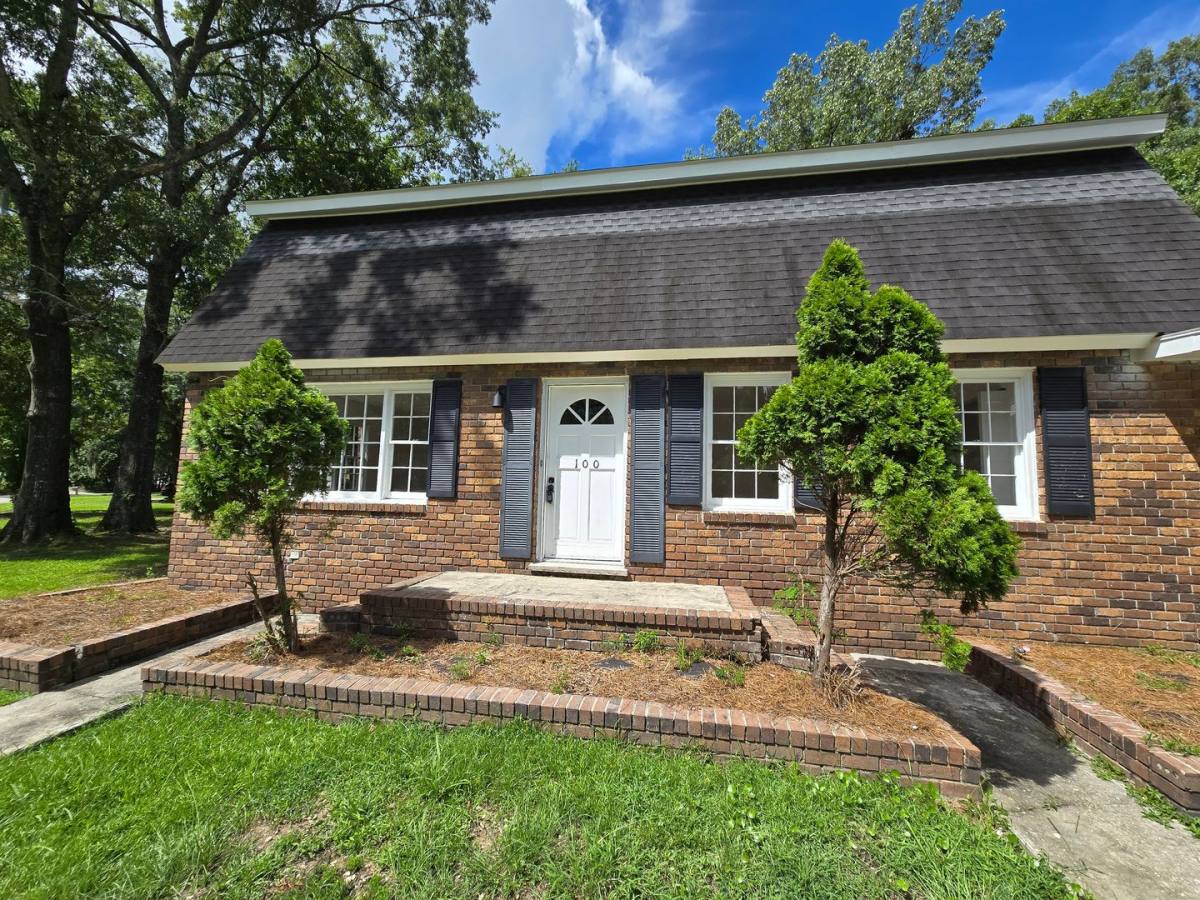 Apartment for rent at 100 Colonial Dr, Goose Creek, SC 29445