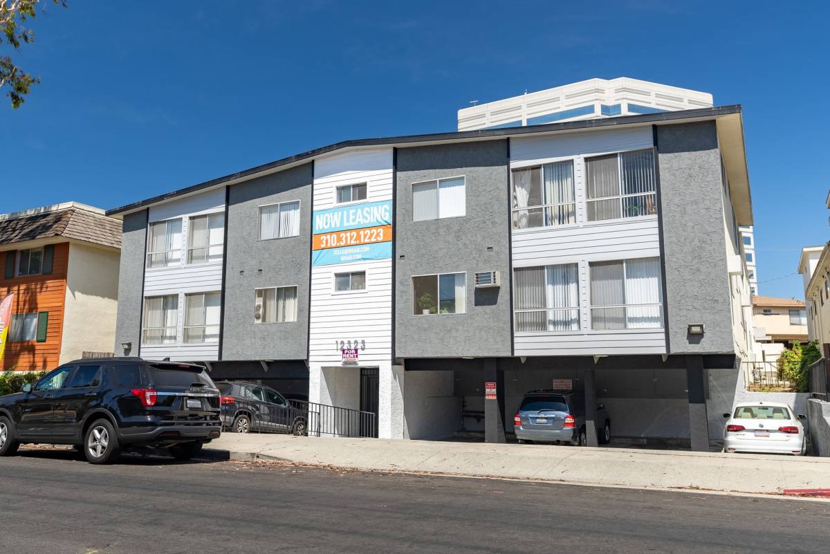 Apartment for rent at 12323 Texas Ave, Los Angeles, CA 90025