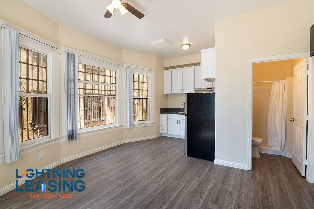 Apartment for rent at 1015 1 2 S Burlington Ave #1019D, Los Angeles, CA 90006
