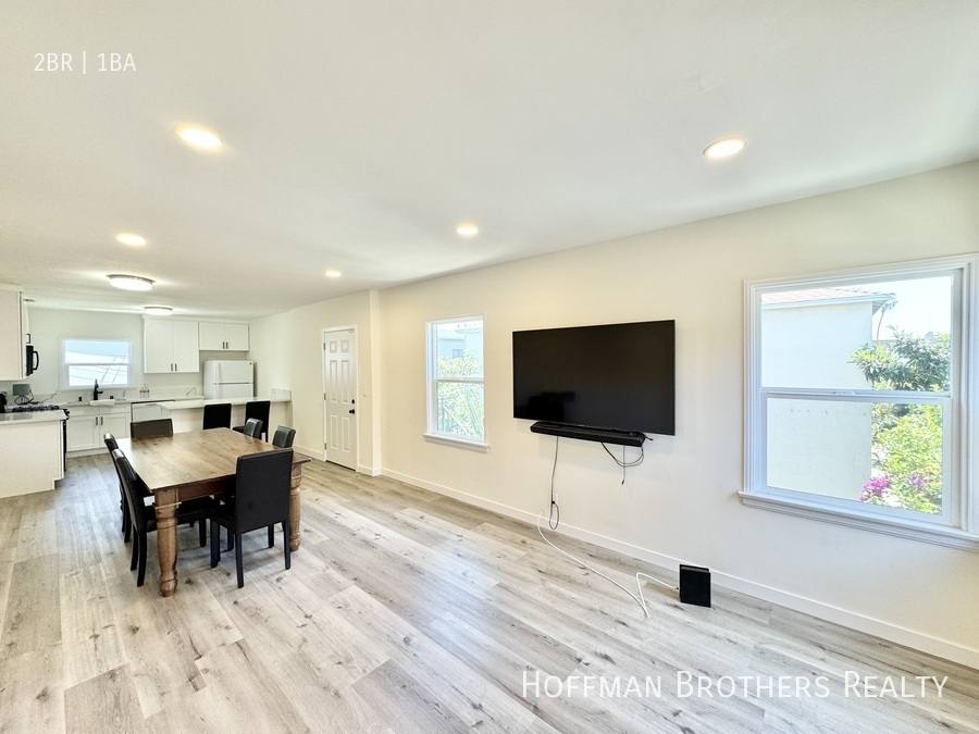 Apartment for rent at 2013 S Shenandoah St, Los Angeles, CA 90034