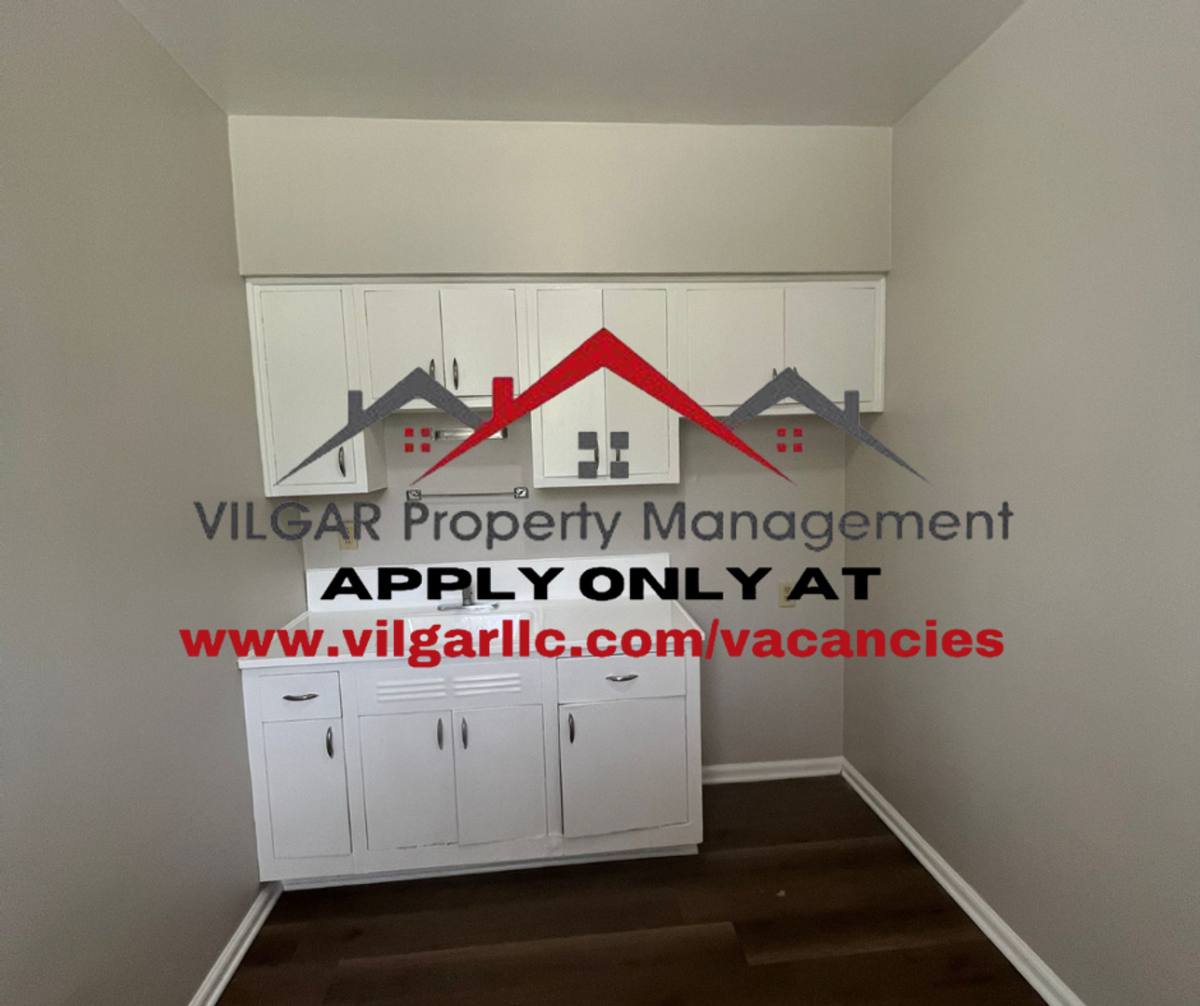 Apartment for rent at 226 Waltham, Hammond, IN 46320