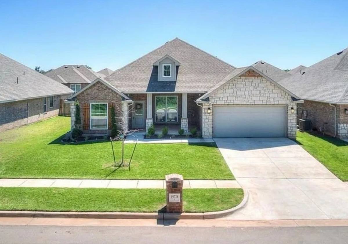 House for rent at 19728 Canning Rd, Edmond, OK 73012