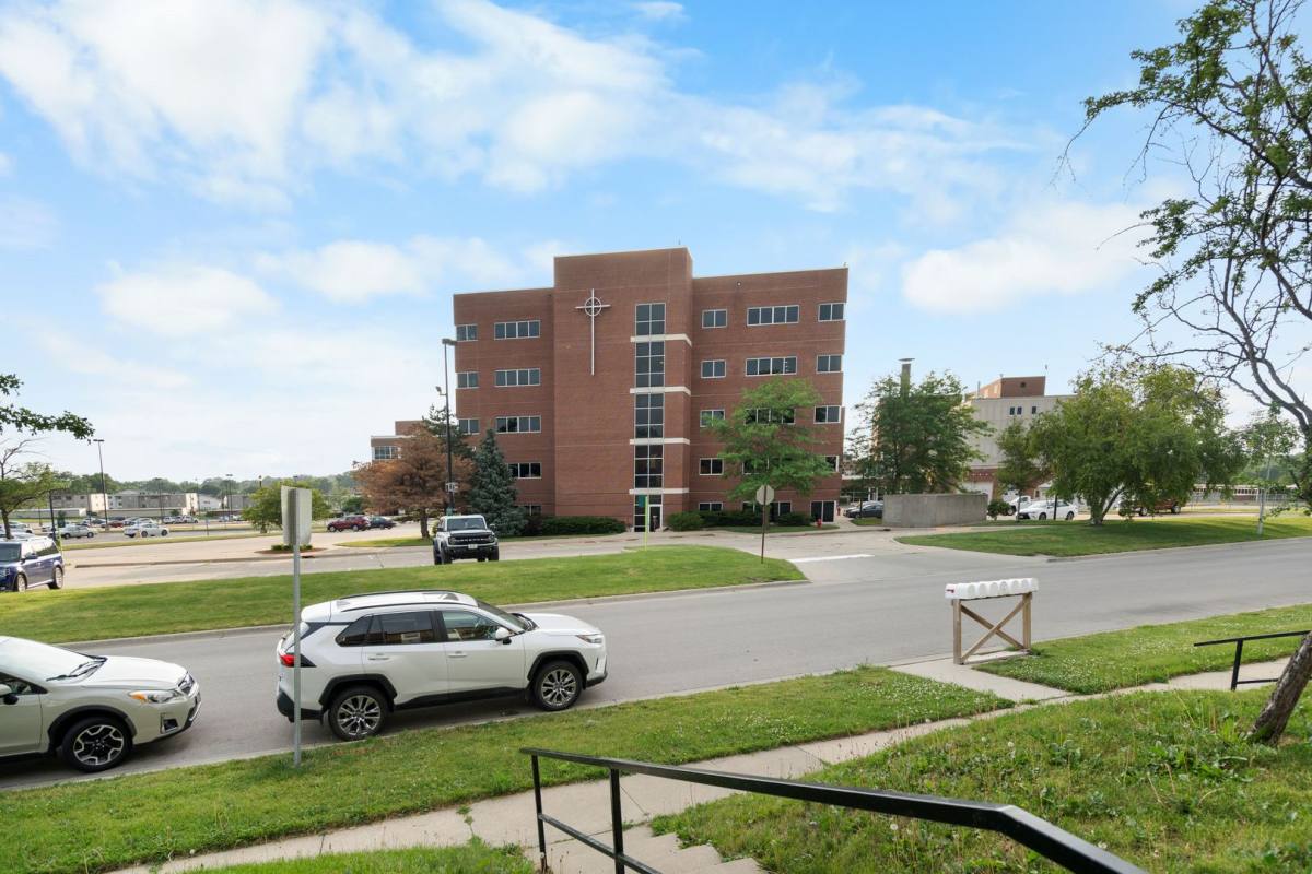 Apartment for rent at 2713 St Francis, Waterloo, IA 50702