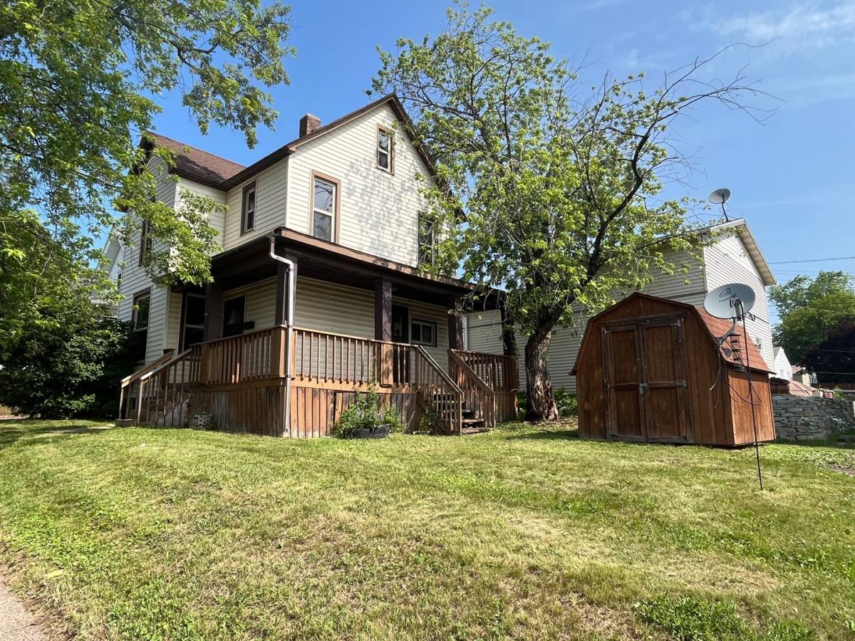 House for rent at 914 N 12th Ave E, Duluth, MN 55805