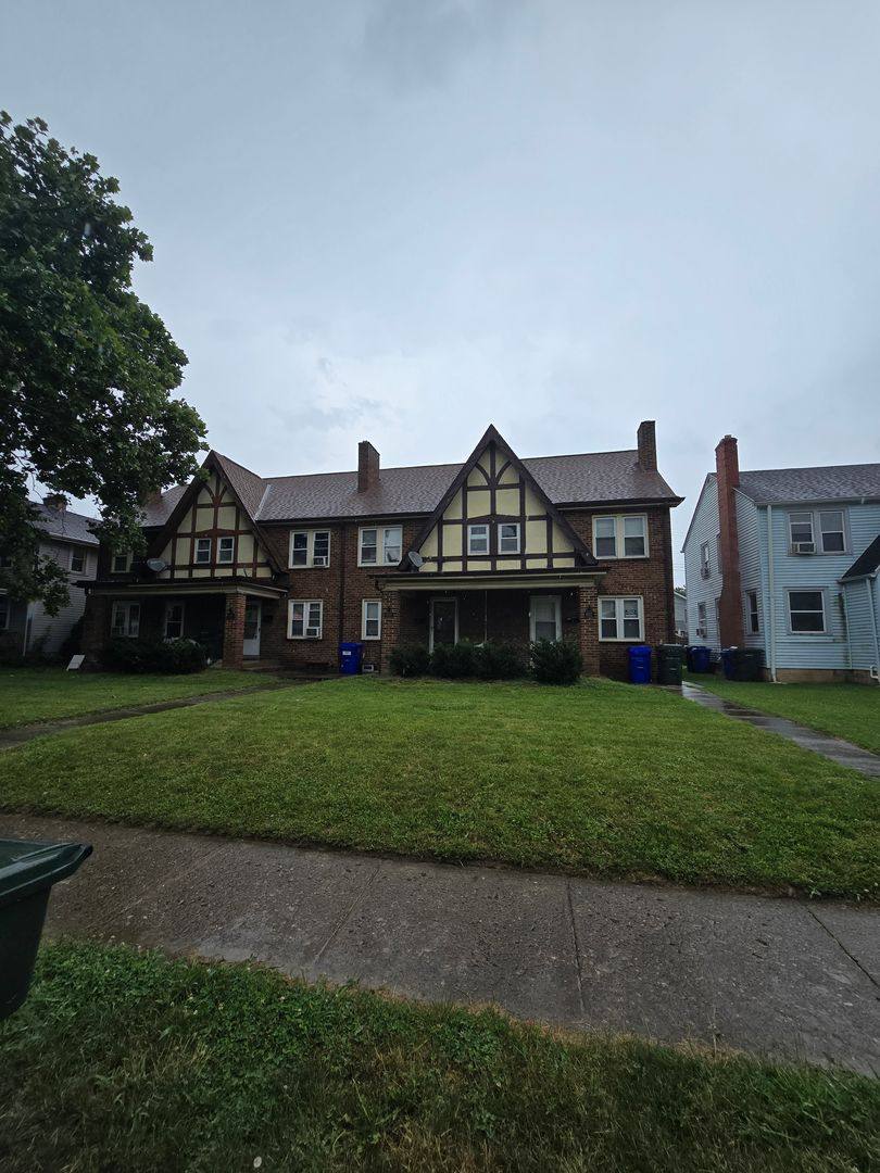 Apartment for rent at 596-602 S Hague Ave, Columbus, OH 43204