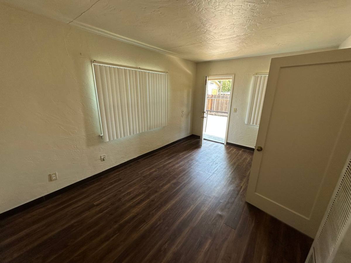 Apartment for rent at 317-325 E20th St, Merced, CA 95340