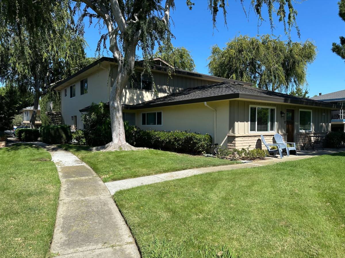 Townhouse for rent at 323 N Second St #2, Campbell, CA 95008