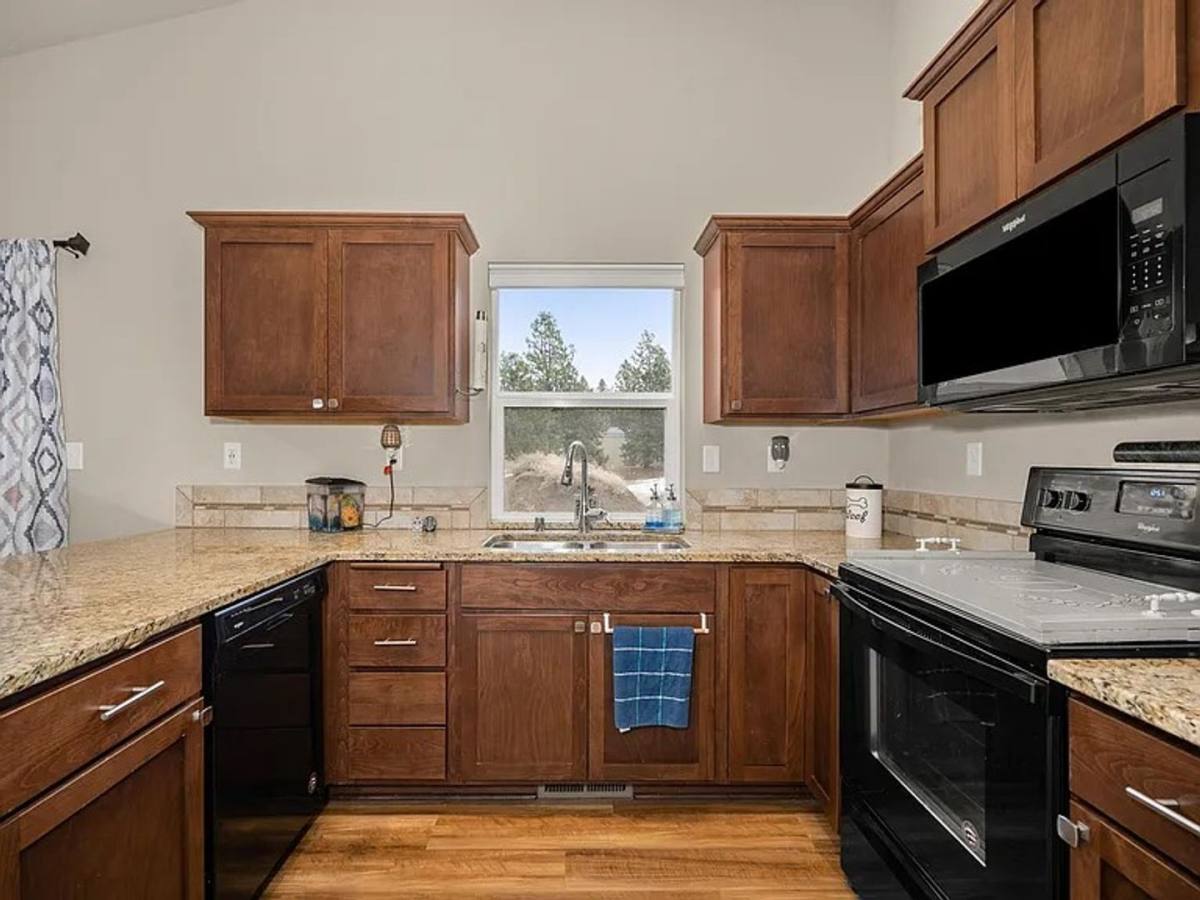 House for rent at 4413 S Ponderosa Lane, Spokane, WA 99206