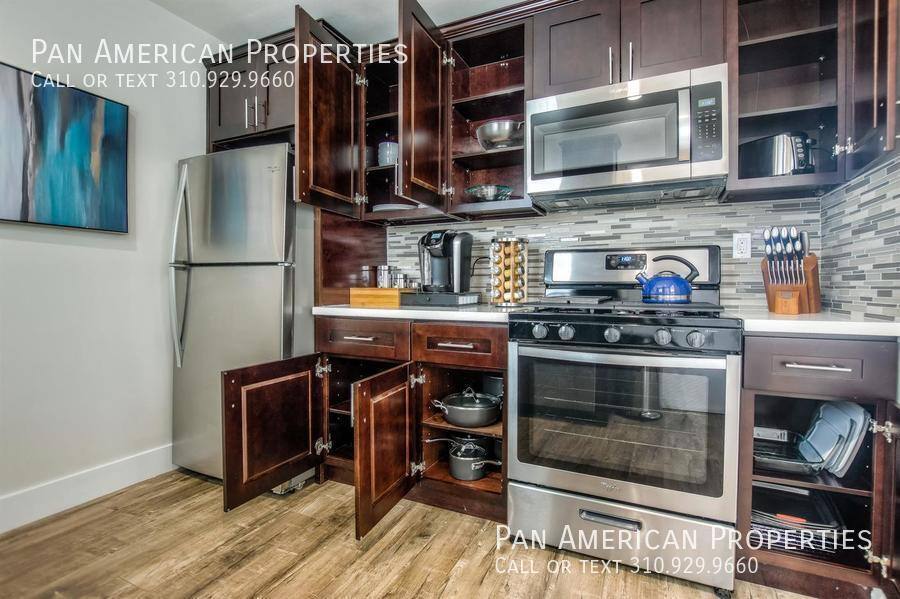 Apartment for rent at 711 E 6th St #2, Long Beach, CA 90802