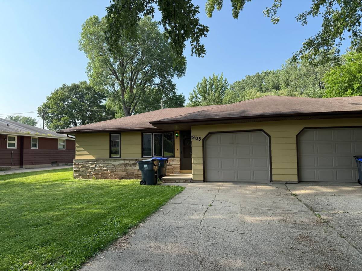 Townhouse for rent at 803-805 Sherry St, Neenah, WI 54956
