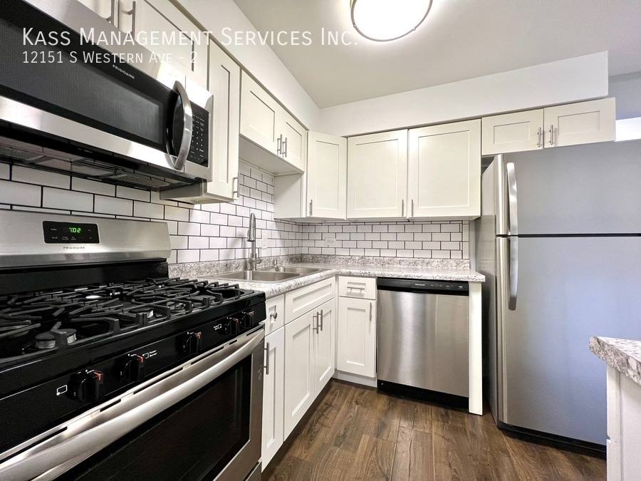Apartment for rent at 12151 S Western Ave #2, Blue Island, IL 60406