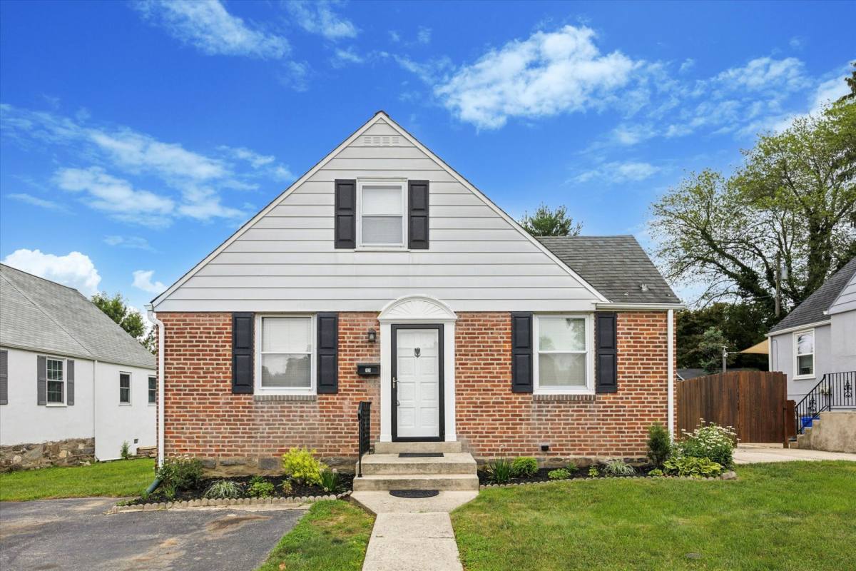 Townhouse for rent at 17 Hawthorne Rd, Broomall, PA 19008