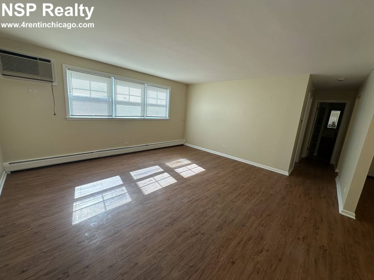 Apartment for rent at 620 Lincoln #G04, Addison, IL 60101