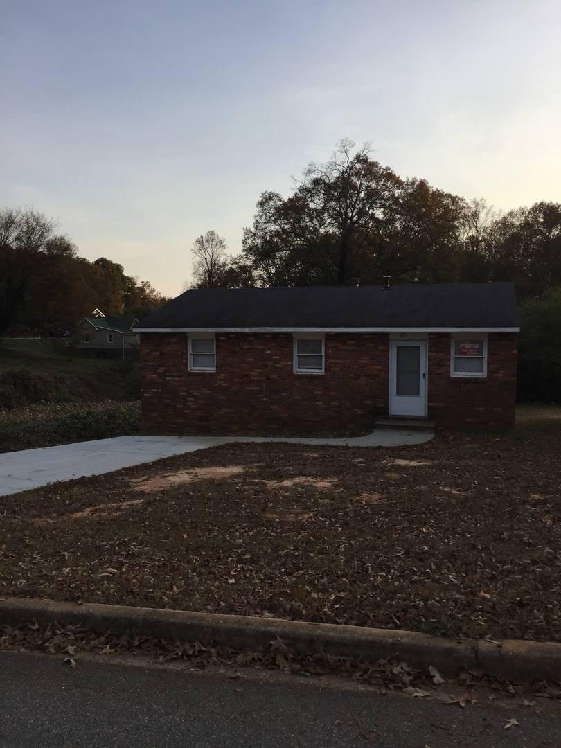 House for rent at 691 Saxon Ave, Spartanburg, SC 29301