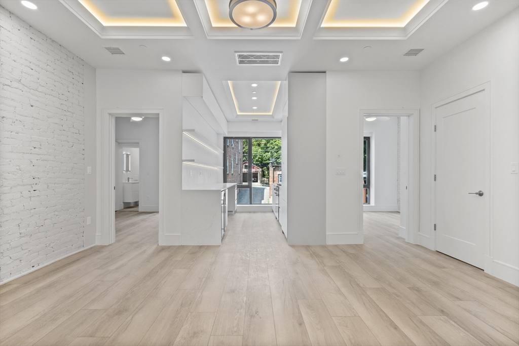 Apartment for rent at 1578 Beacon #101, Brookline, MA 02446